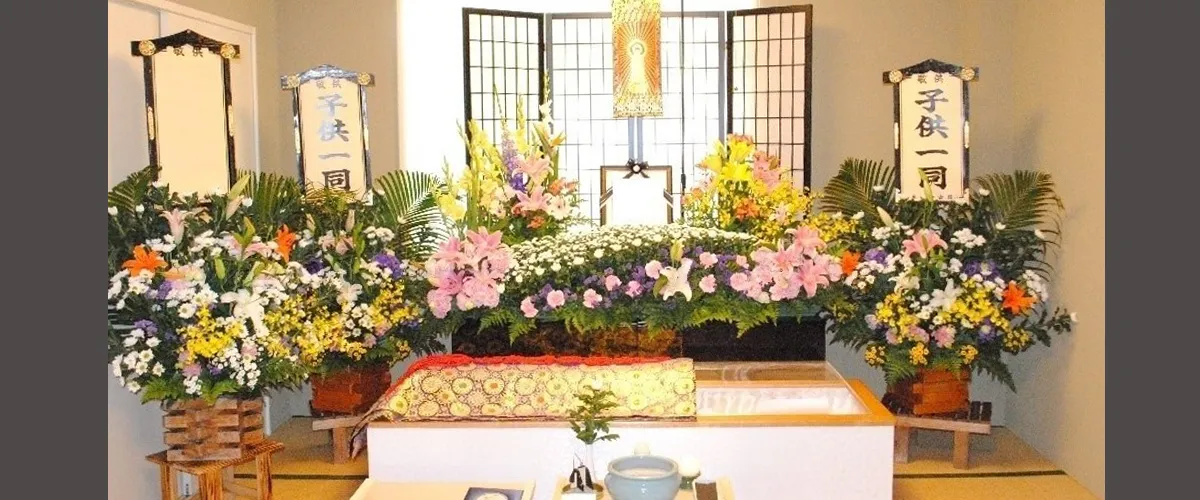 家族葬 和室プラン(祭壇例)